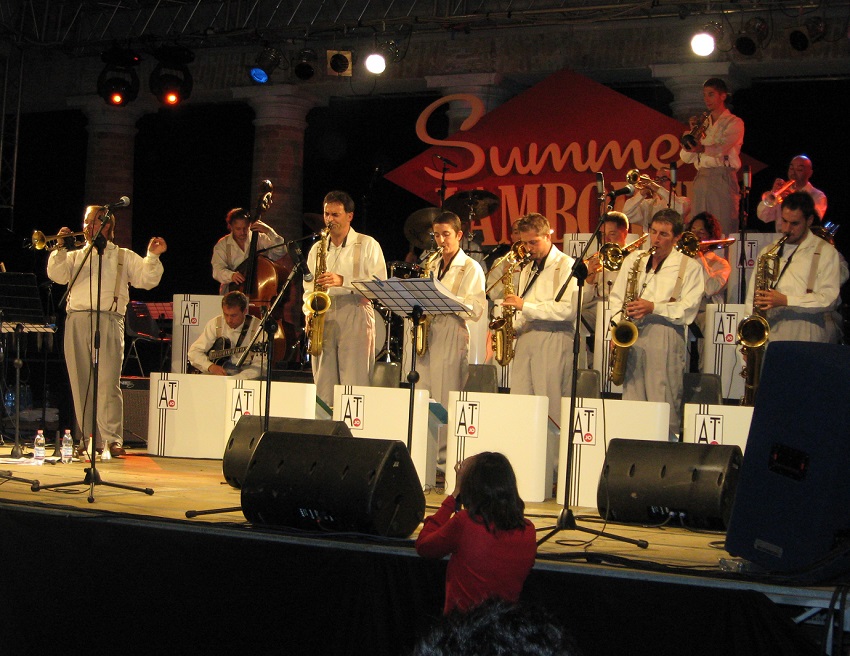 Vintage swing band