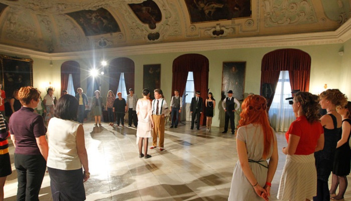 Plesni tečaj swinga za odrasle v Ljubljani